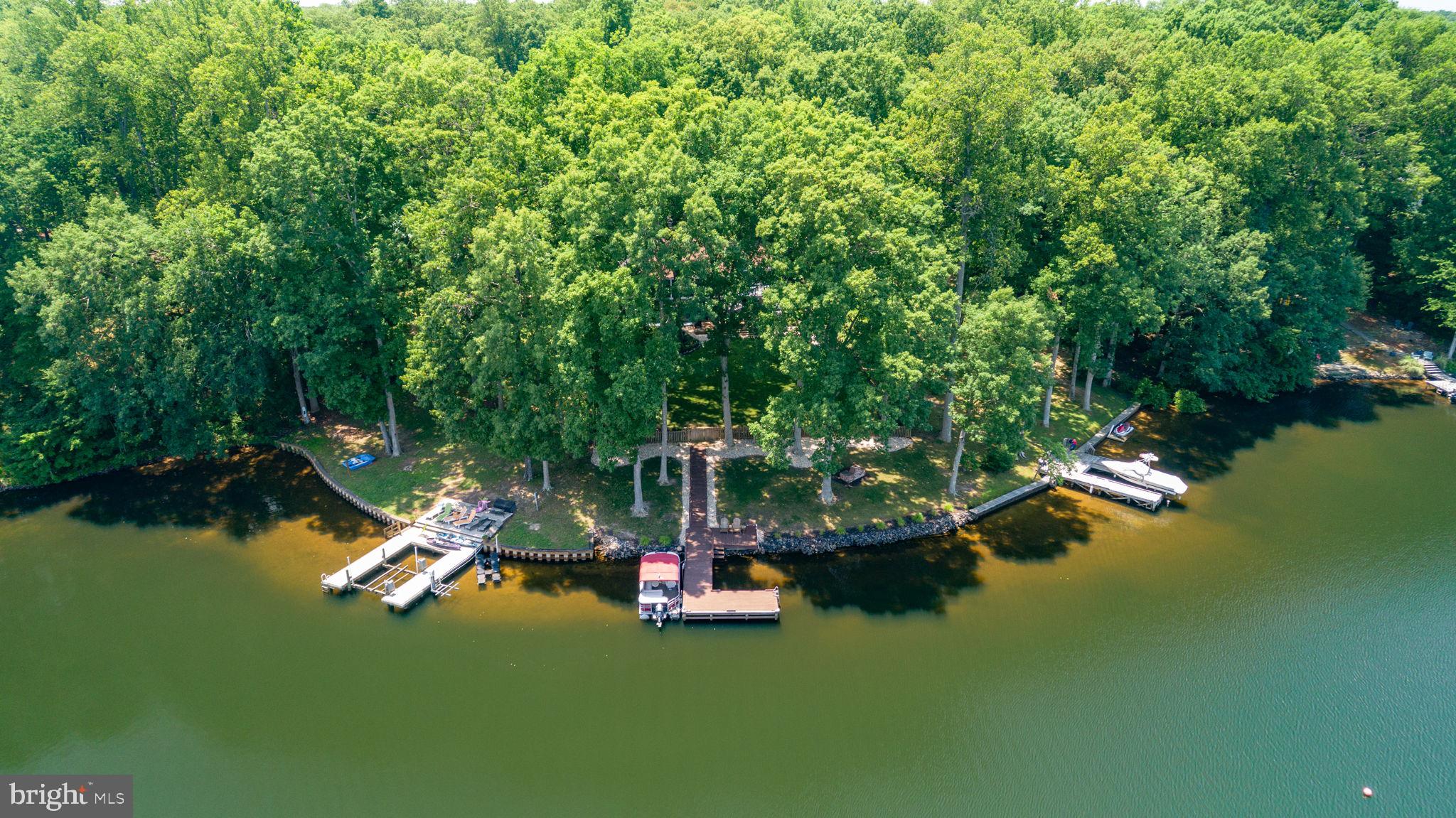 LAKE CAROLINE - Residential