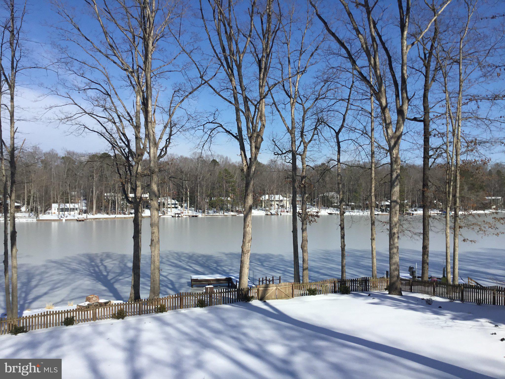 LAKE CAROLINE - Residential