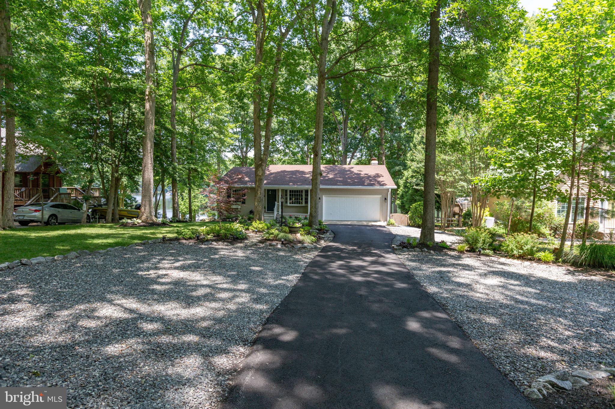 LAKE CAROLINE - Residential