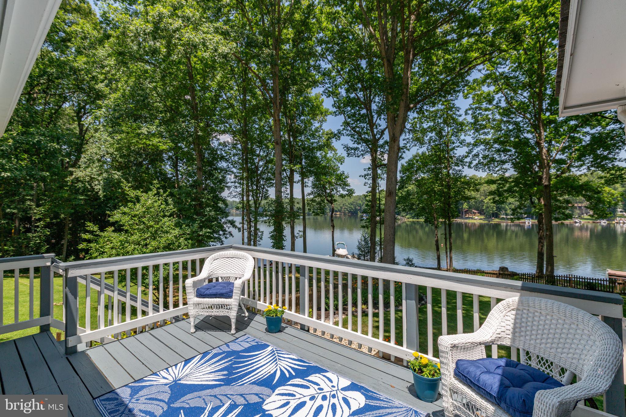 LAKE CAROLINE - Residential