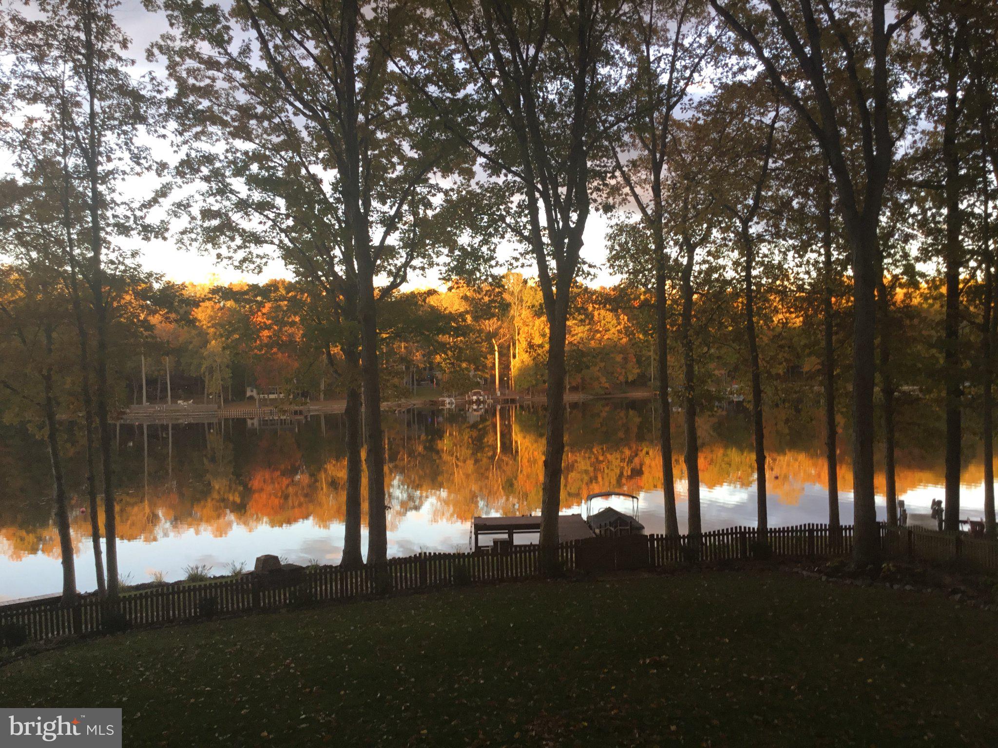 LAKE CAROLINE - Residential