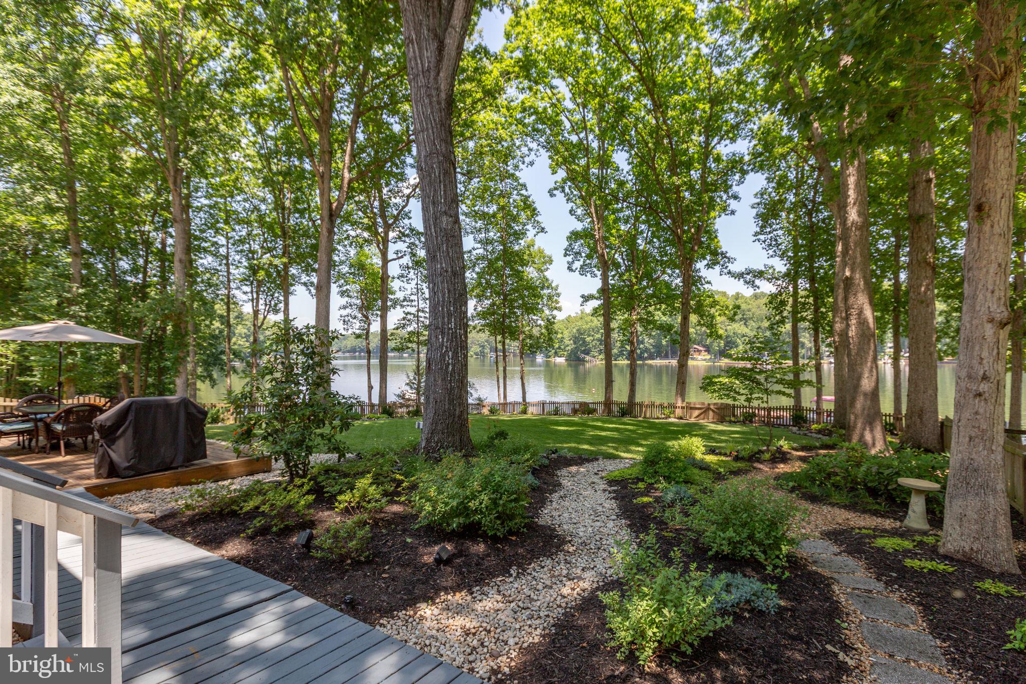 LAKE CAROLINE - Residential