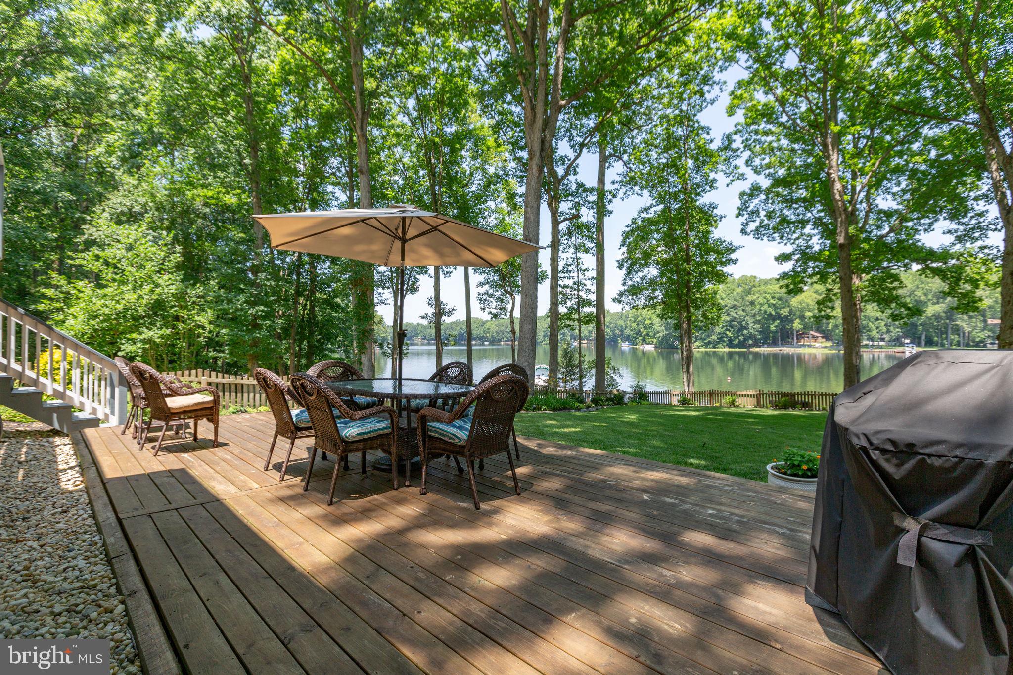 LAKE CAROLINE - Residential