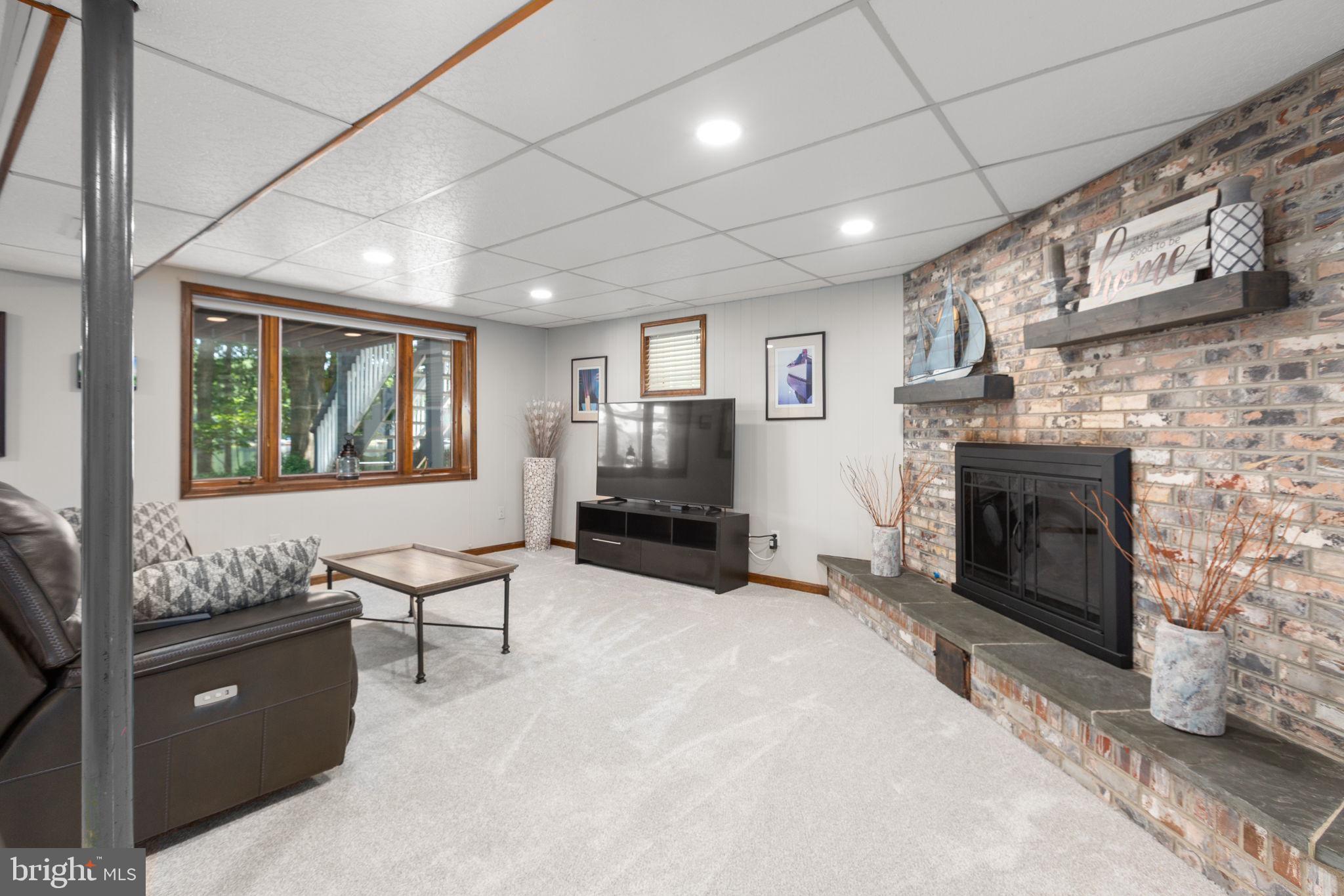 LAKE CAROLINE - Residential