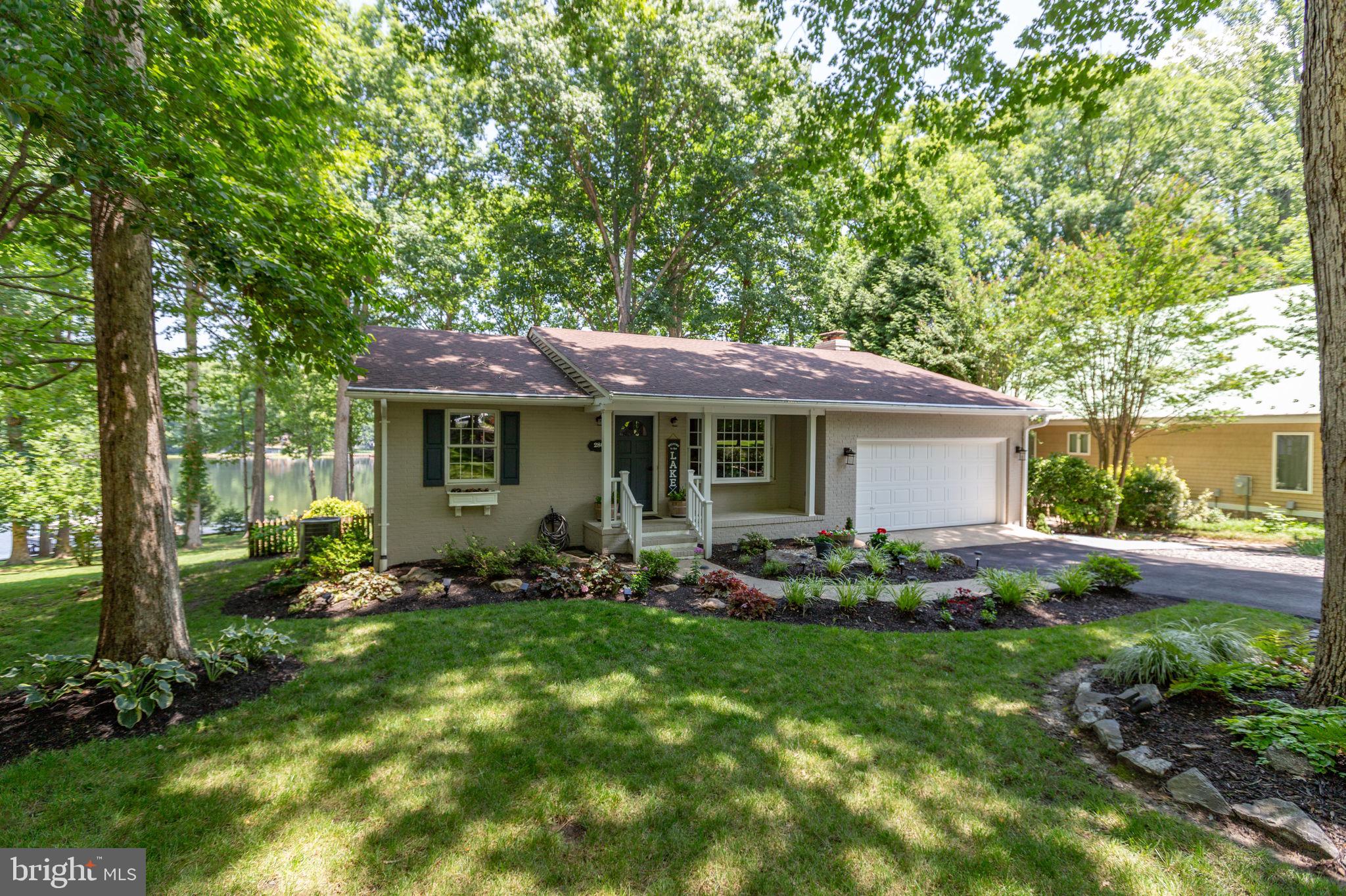 LAKE CAROLINE - Residential