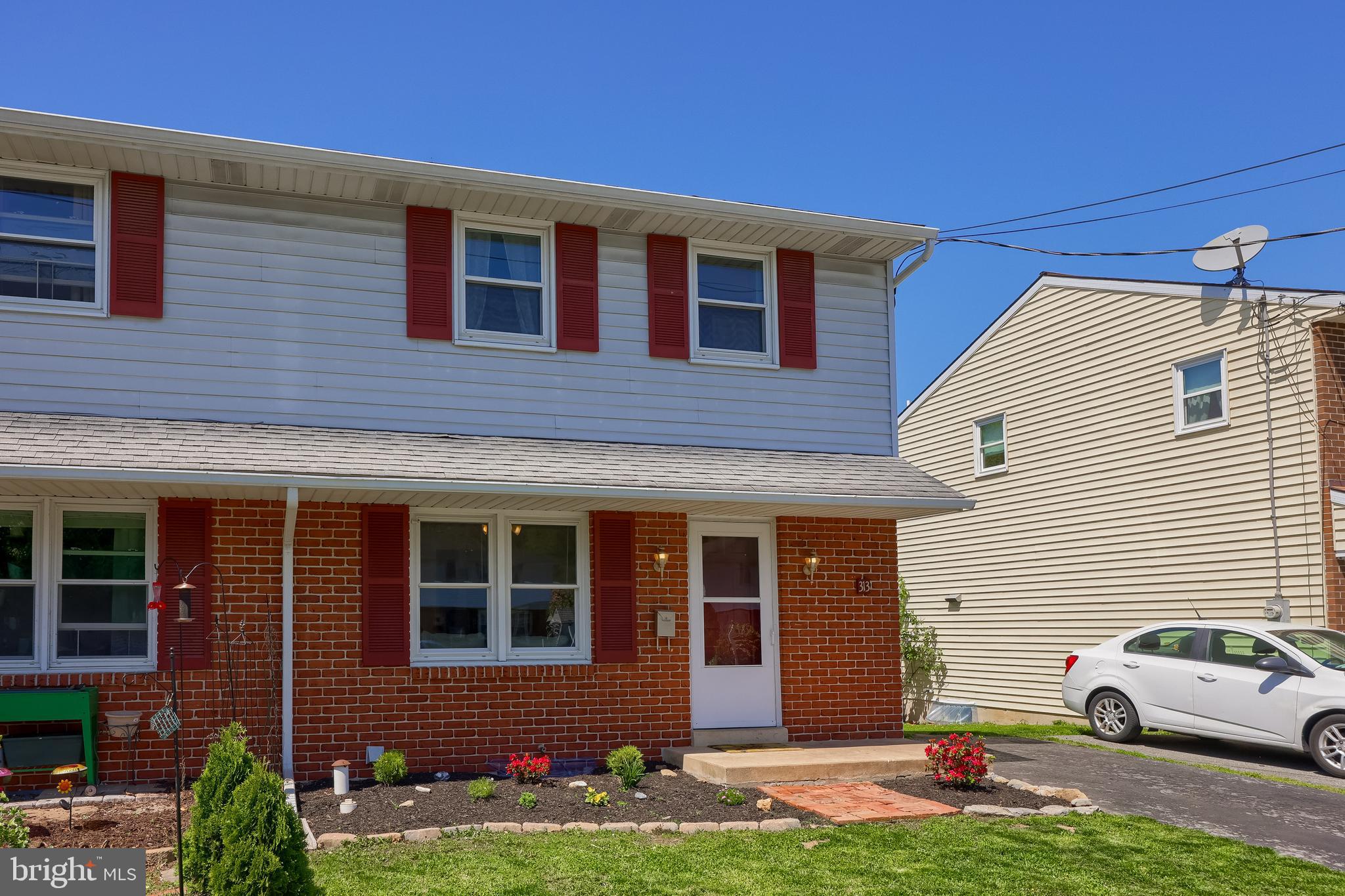 ELIZABETHTOWN BOROUGH - Residential