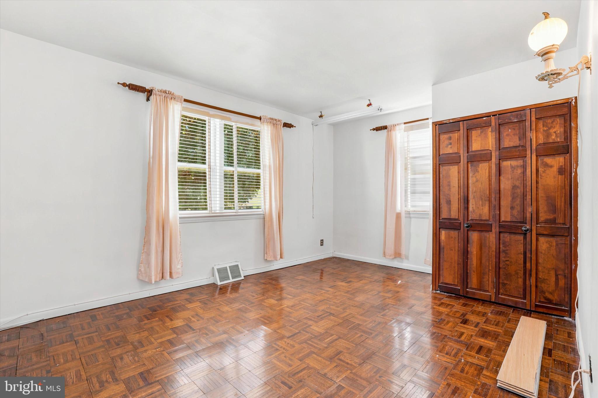 ACADEMY GARDENS - Residential