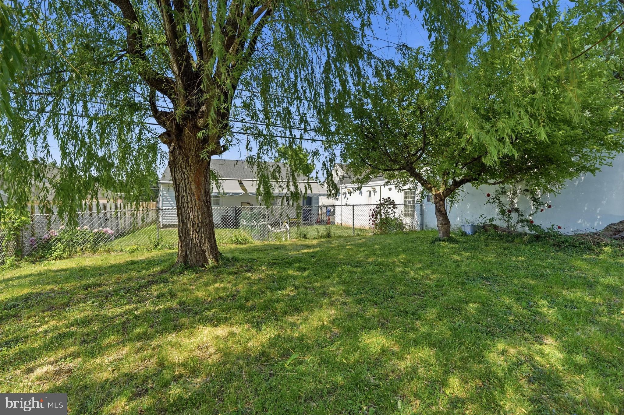 ACADEMY GARDENS - Residential
