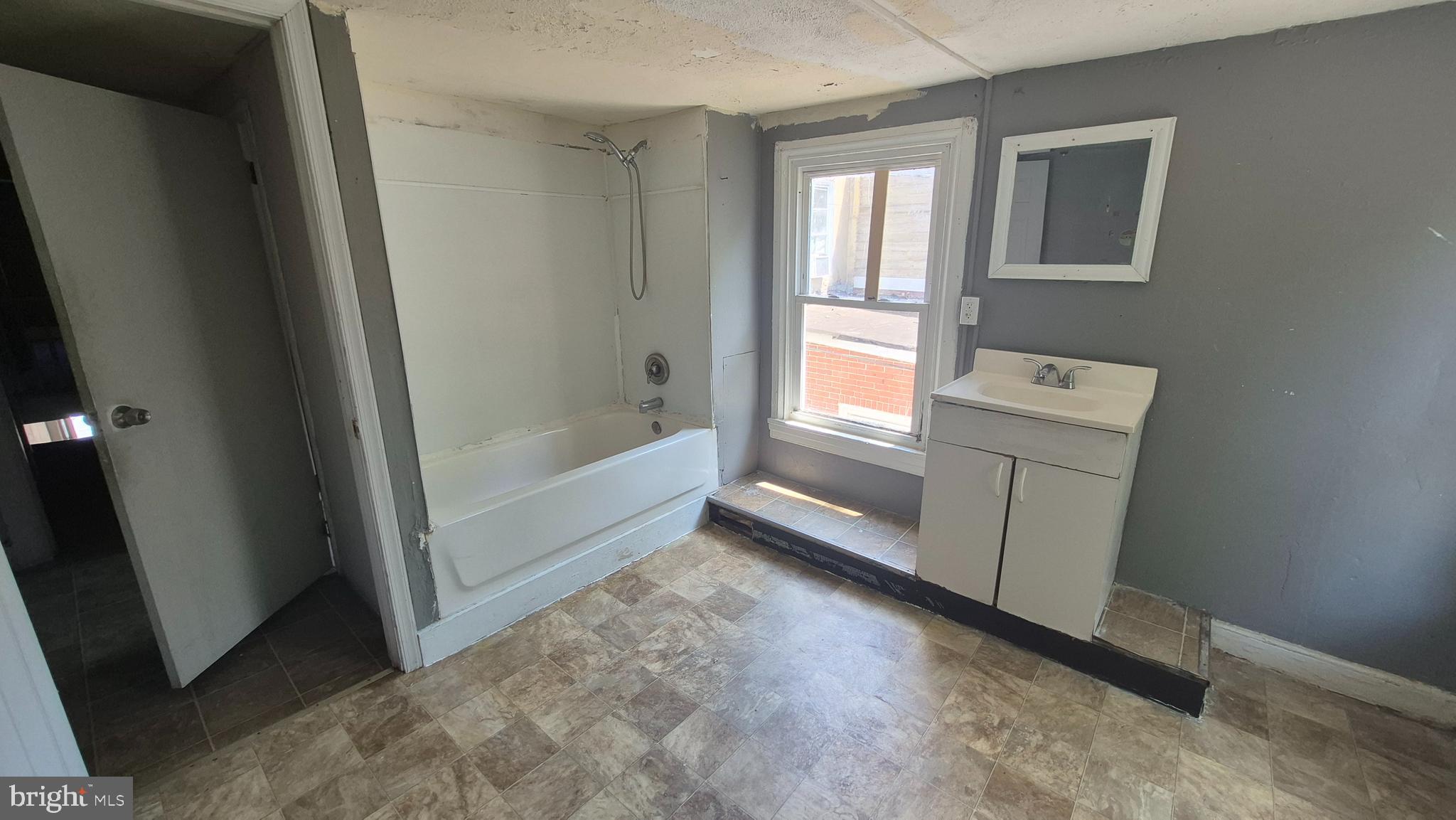 NORRISTOWN - Residential
