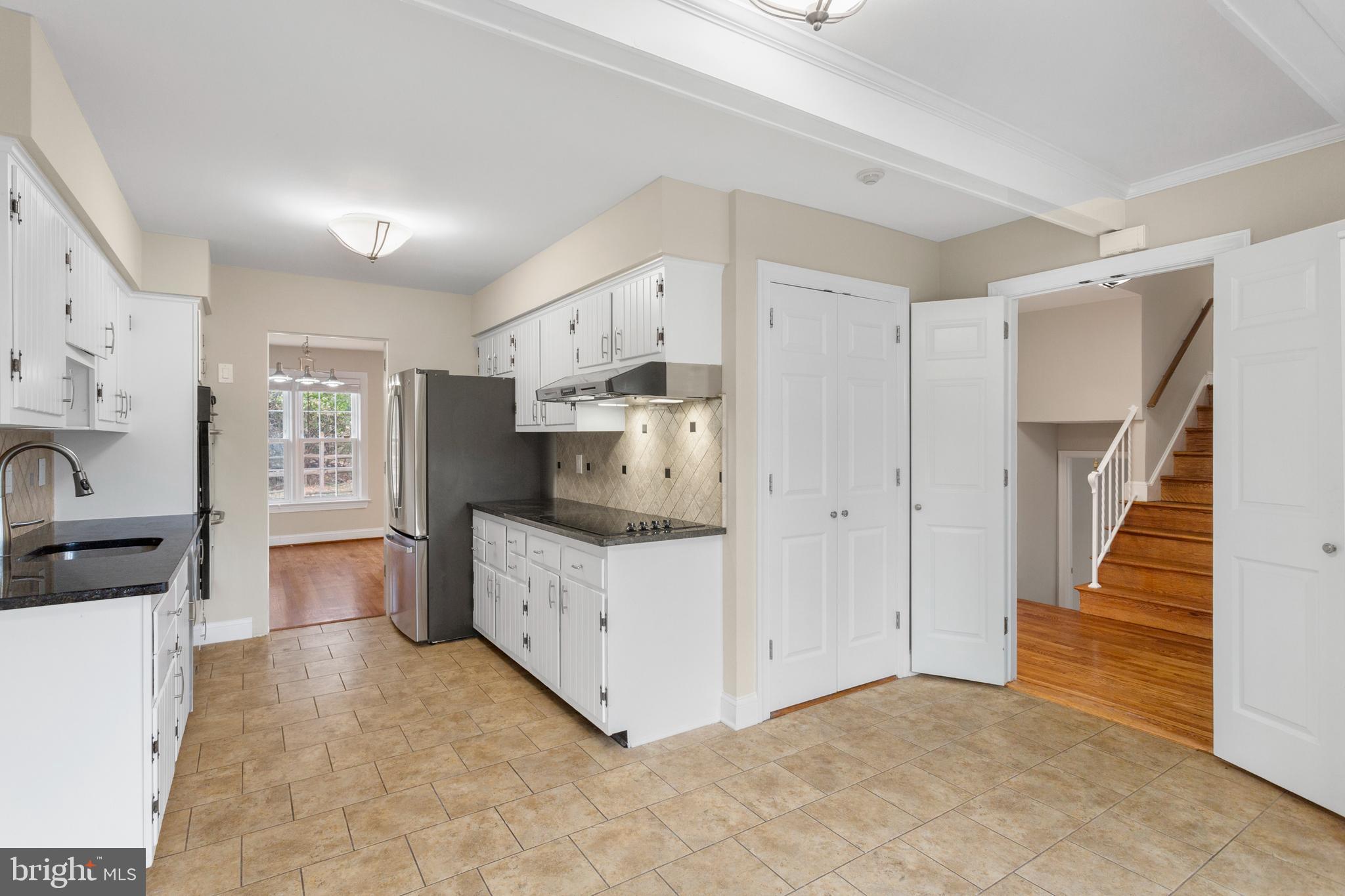HIGHLAND STONE - Residential Lease