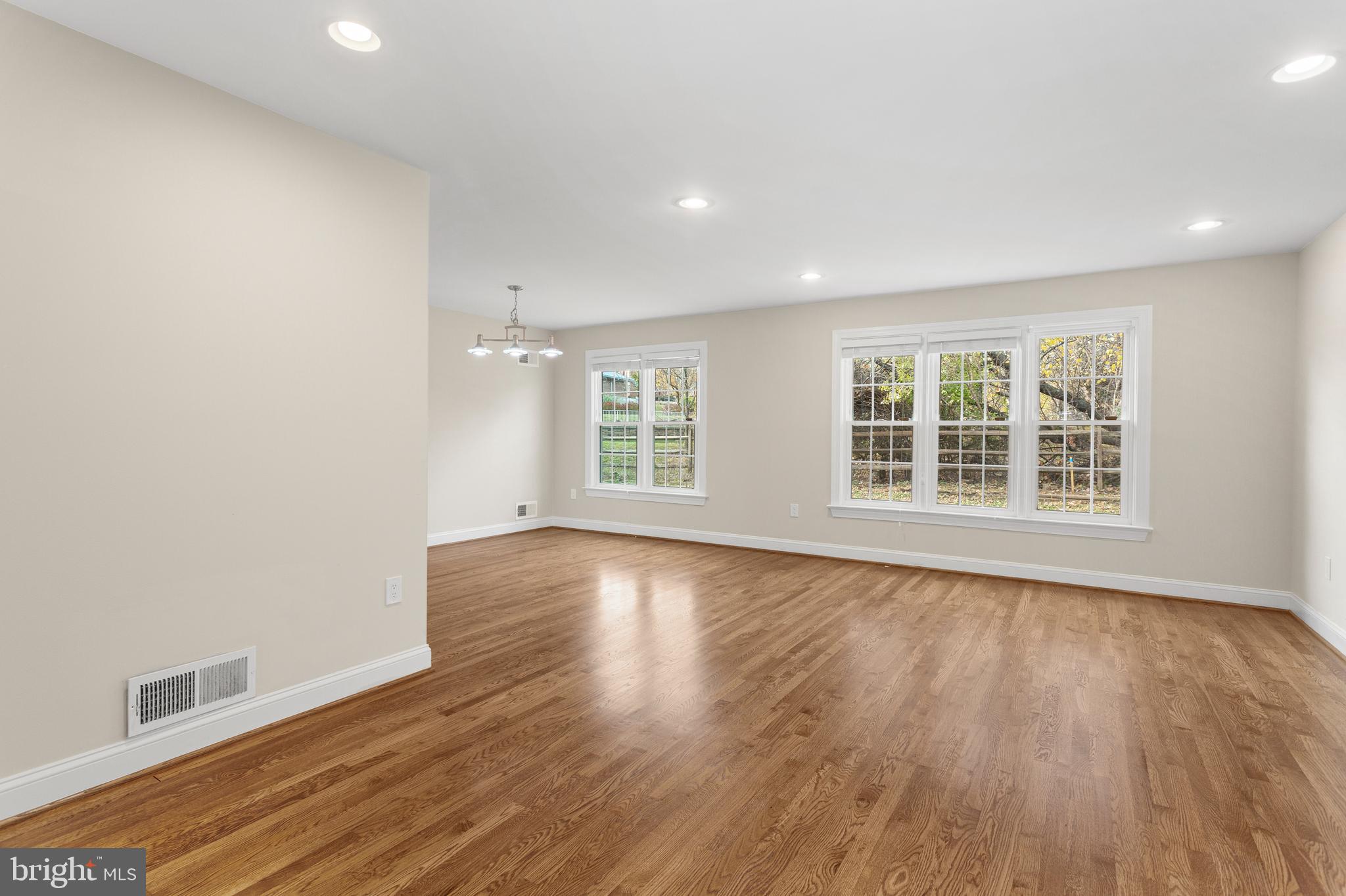 HIGHLAND STONE - Residential Lease