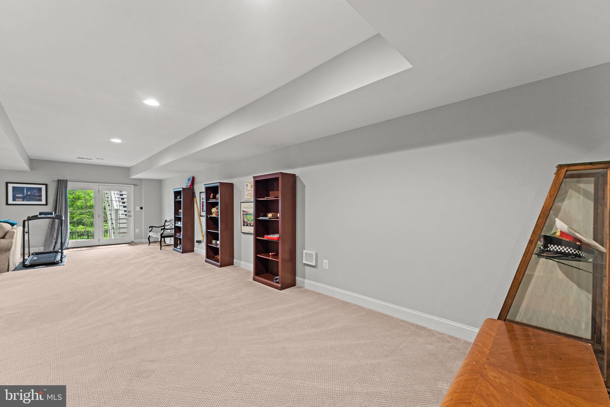 LOUDOUN VALLEY CARRIAGES - Residential