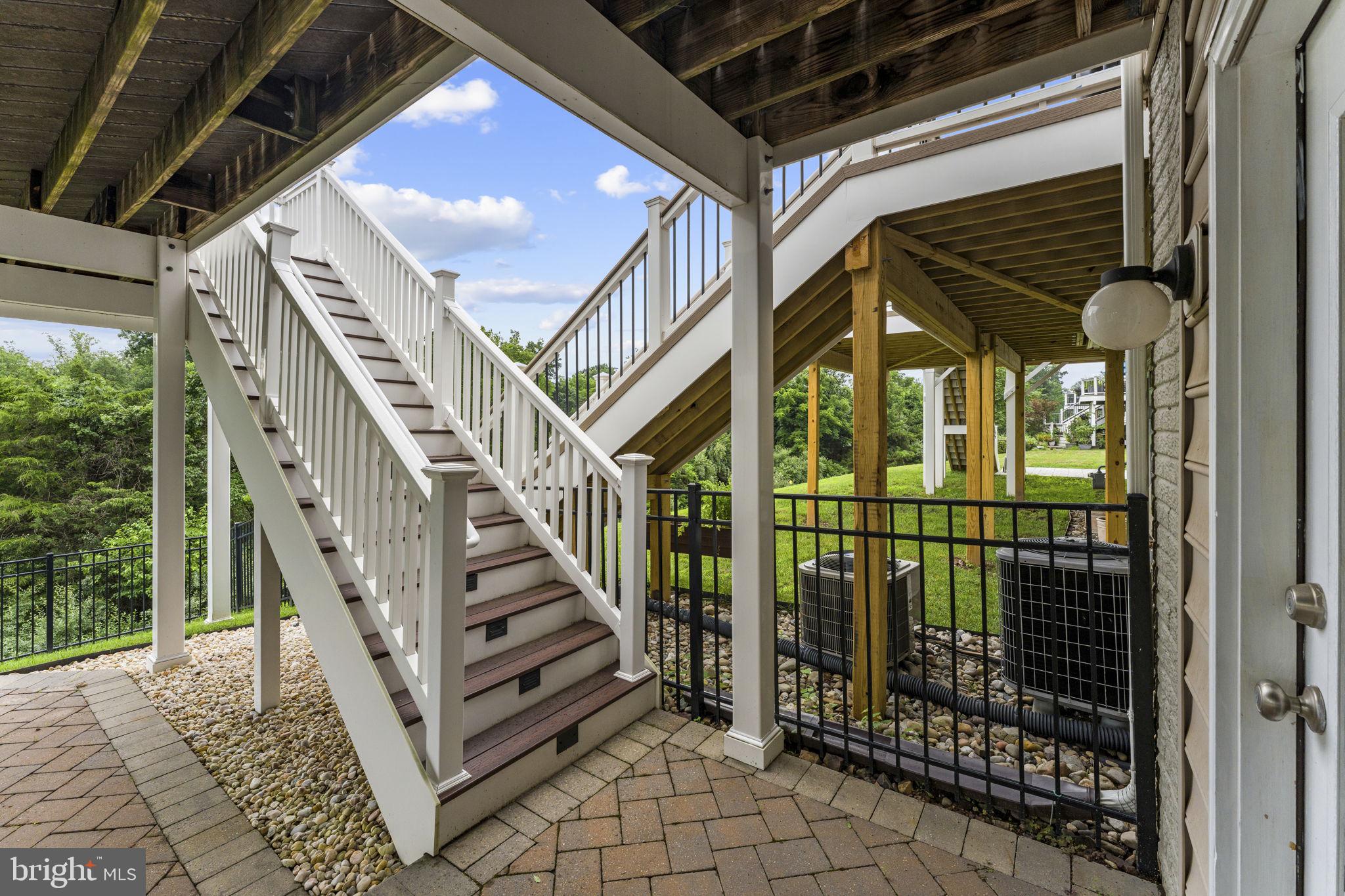 LOUDOUN VALLEY CARRIAGES - Residential