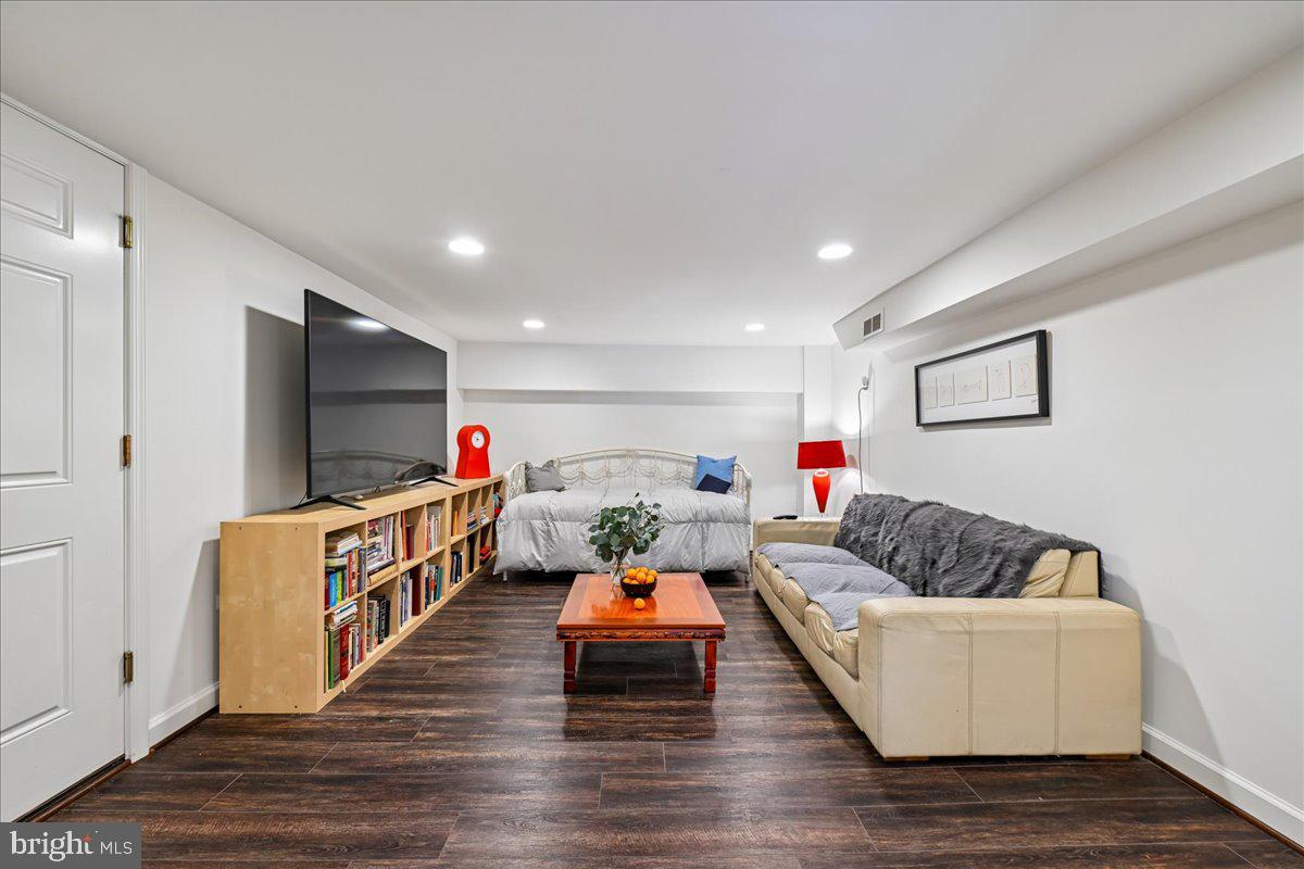 WOODMOOR - Residential