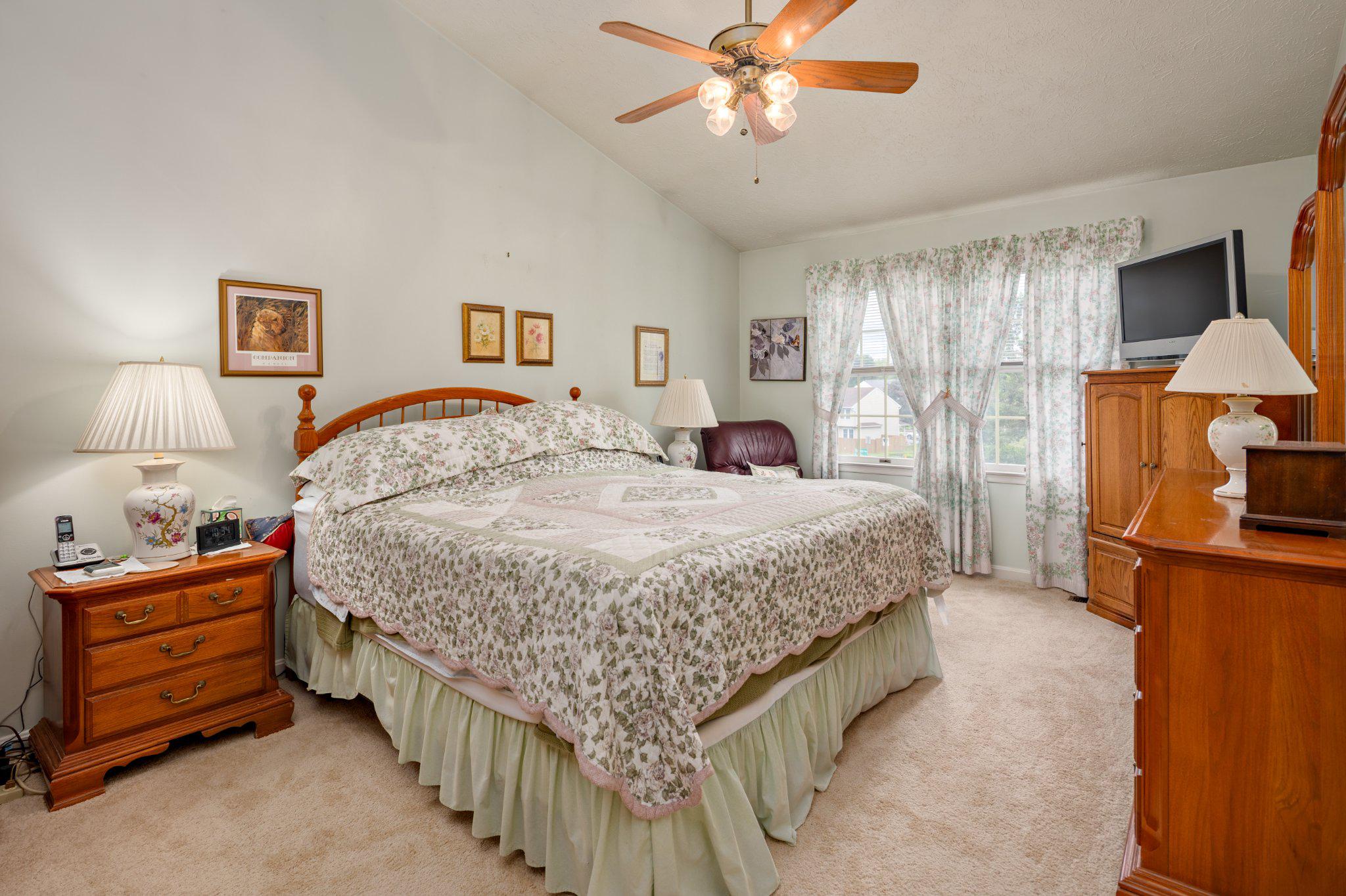 FOREST LAKES - Residential
