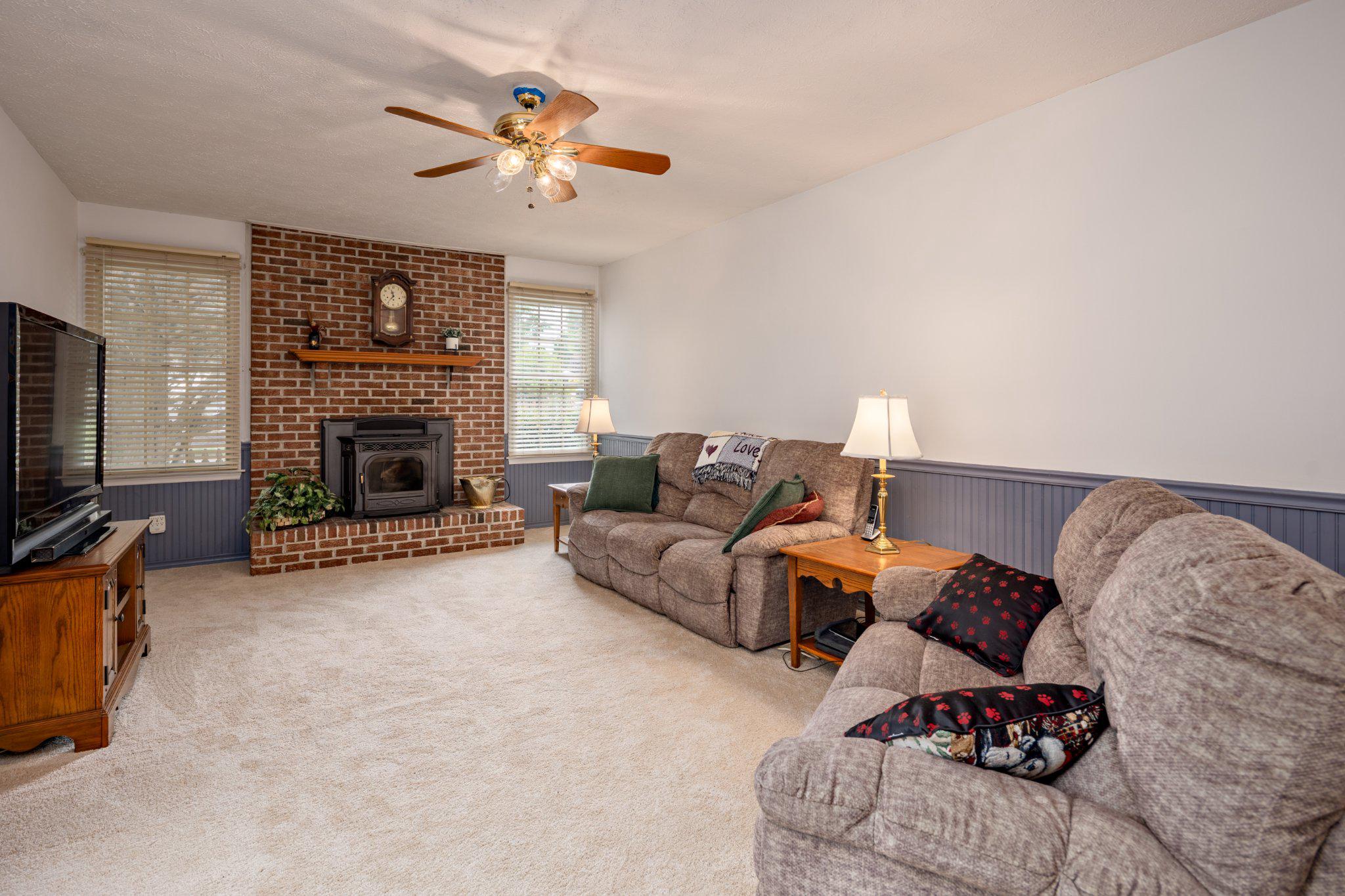 FOREST LAKES - Residential