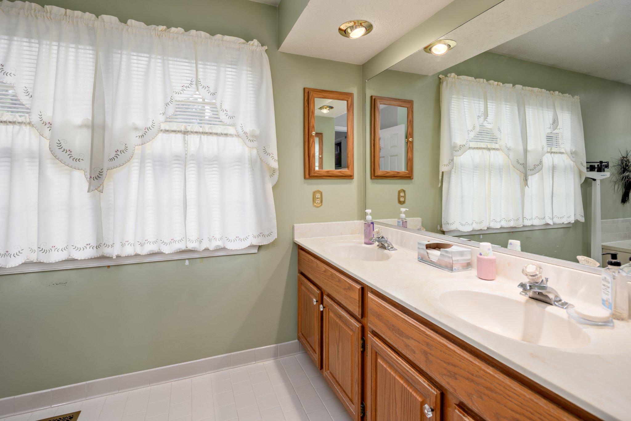 FOREST LAKES - Residential