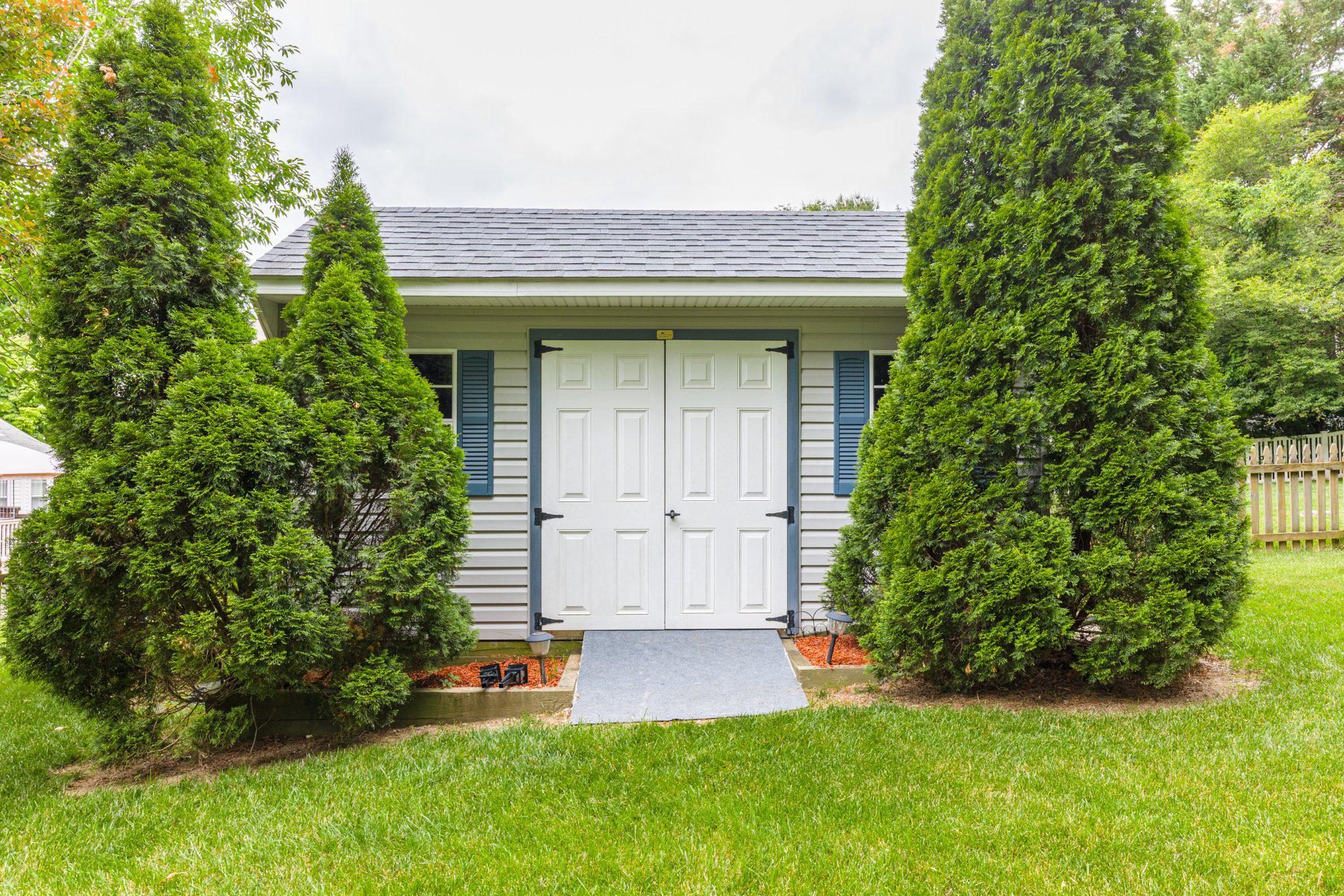 FOREST LAKES - Residential
