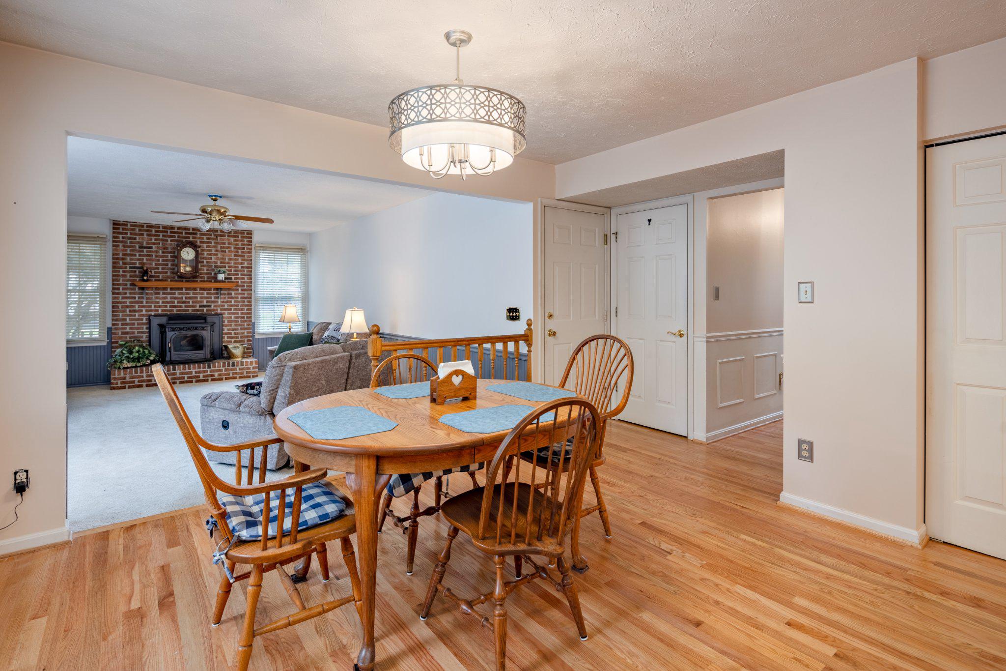 FOREST LAKES - Residential