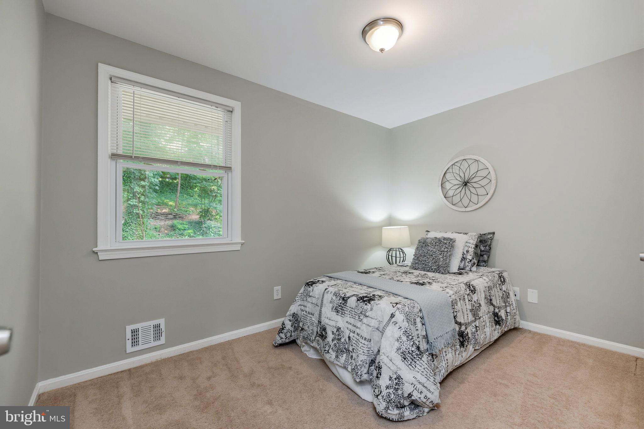 NORTH SPRINGFIELD - Residential