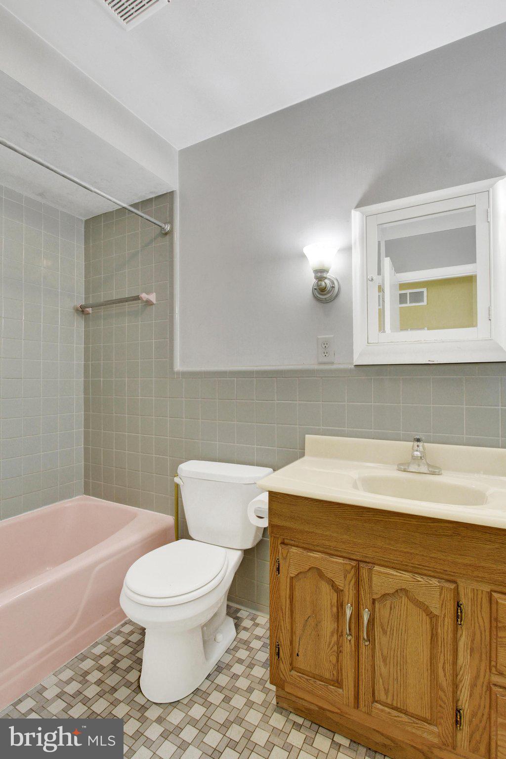 HAMPSTEAD - Residential