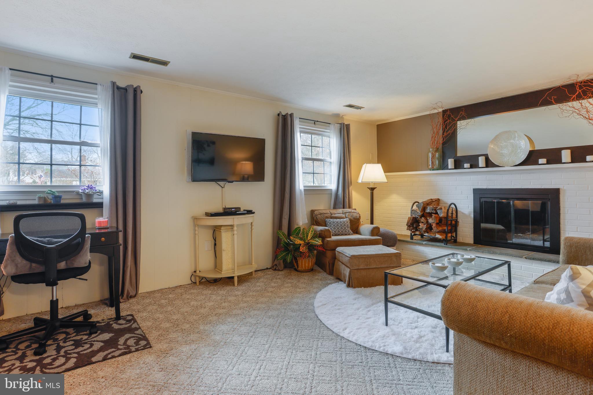 DIAMOND COURTS - Residential