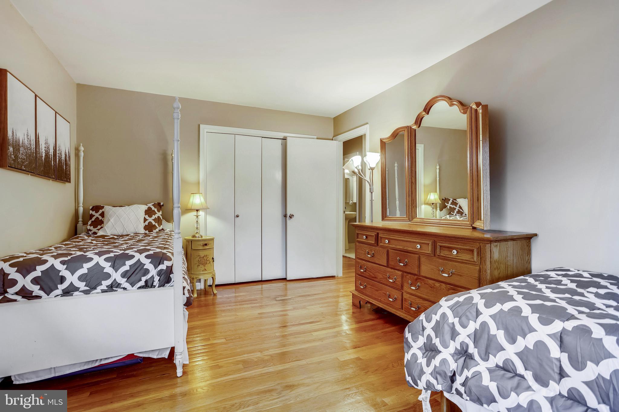DIAMOND COURTS - Residential