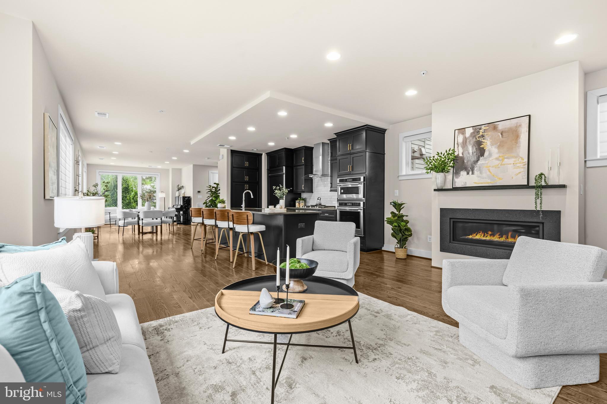 MONTGOMERY ROW - Residential