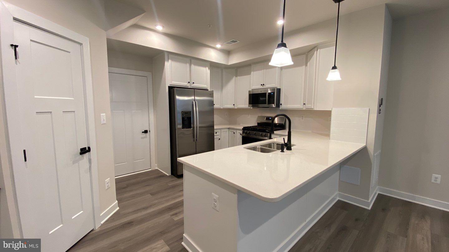 TOWN SQUARE ROW - Residential Lease