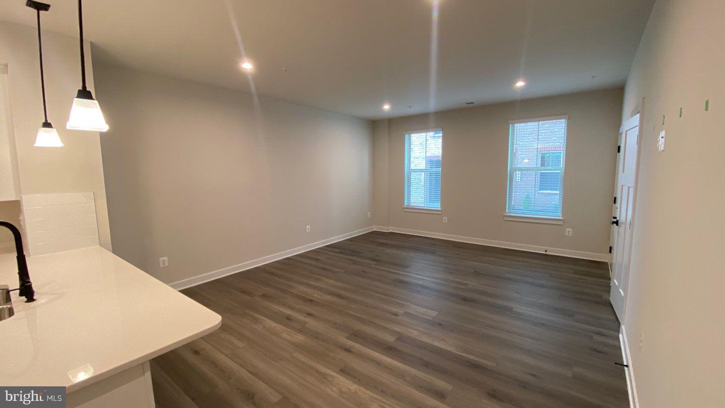 TOWN SQUARE ROW - Residential Lease