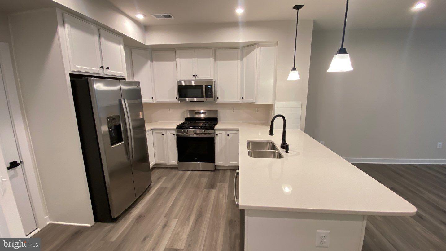 TOWN SQUARE ROW - Residential Lease