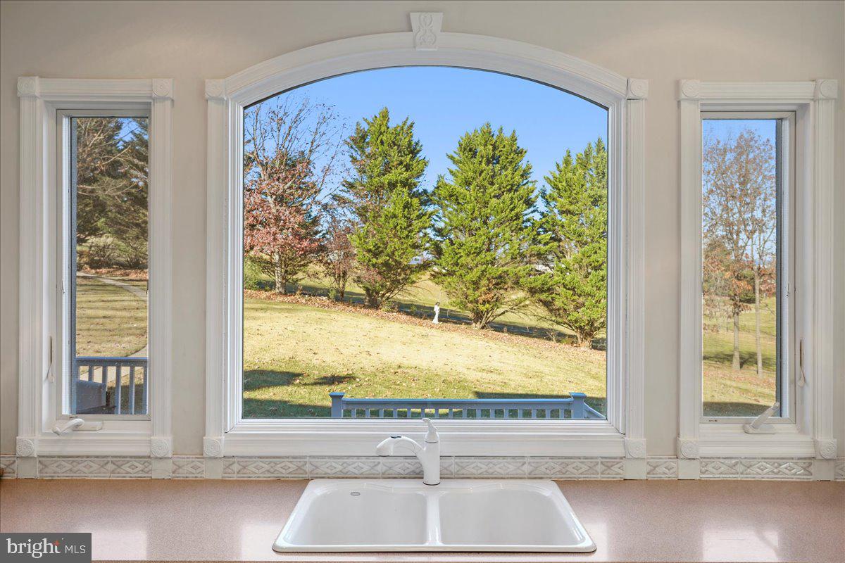 LURAY - Commercial Sale