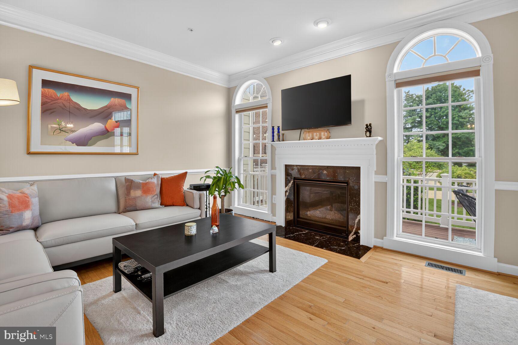 CROWN - Residential