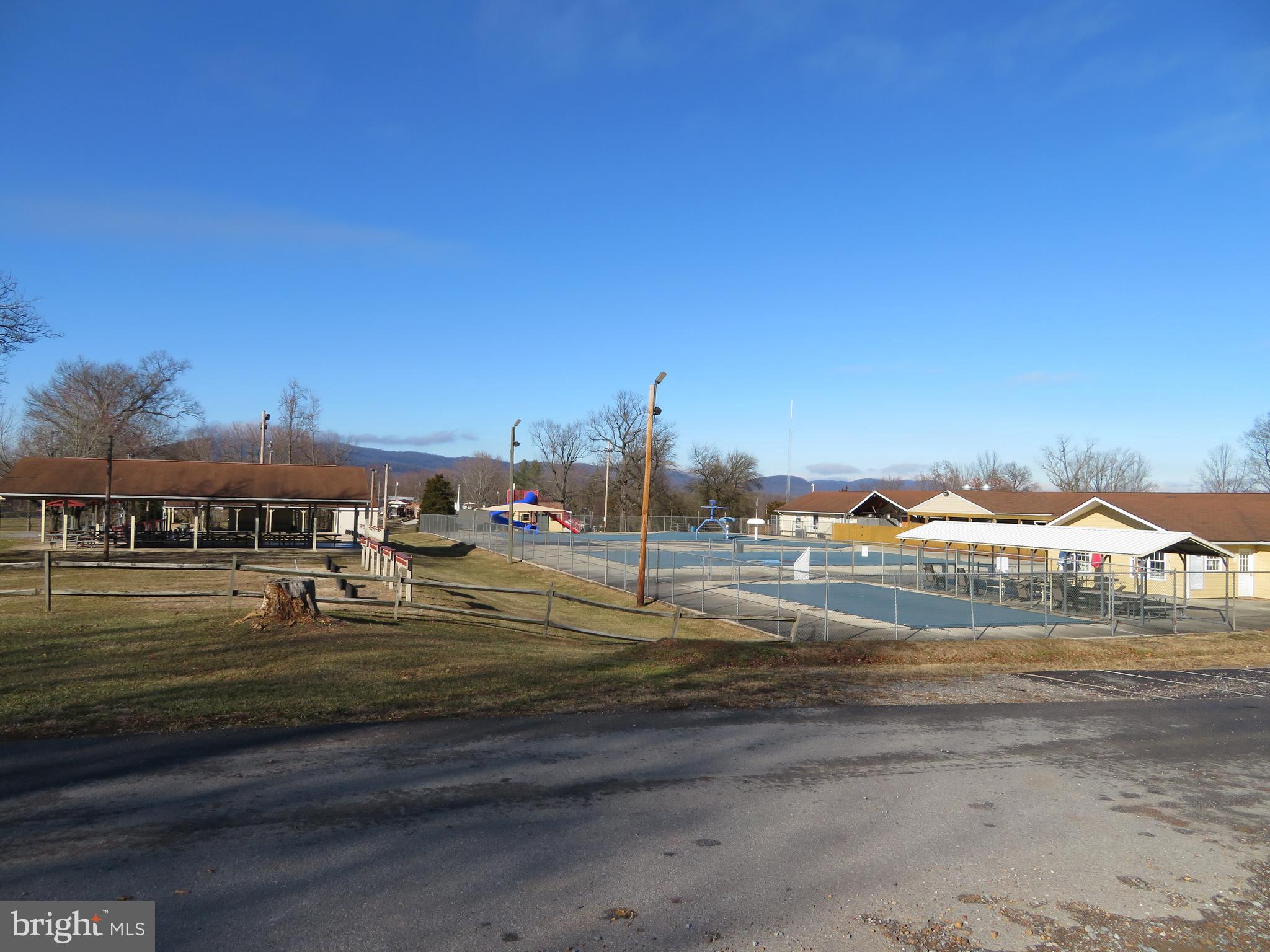 RIVER BEND - Land