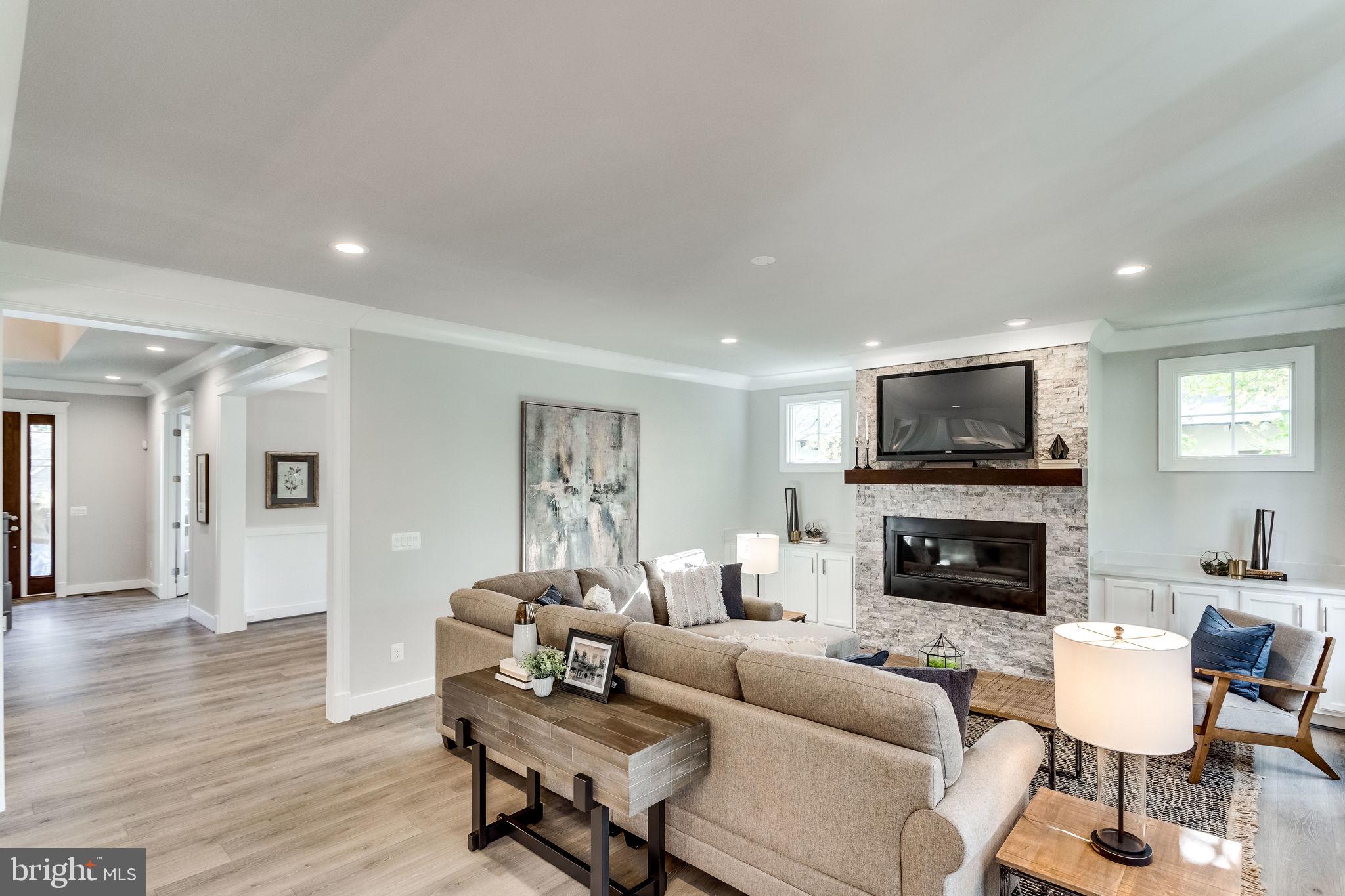 VIENNA WOODS - Residential