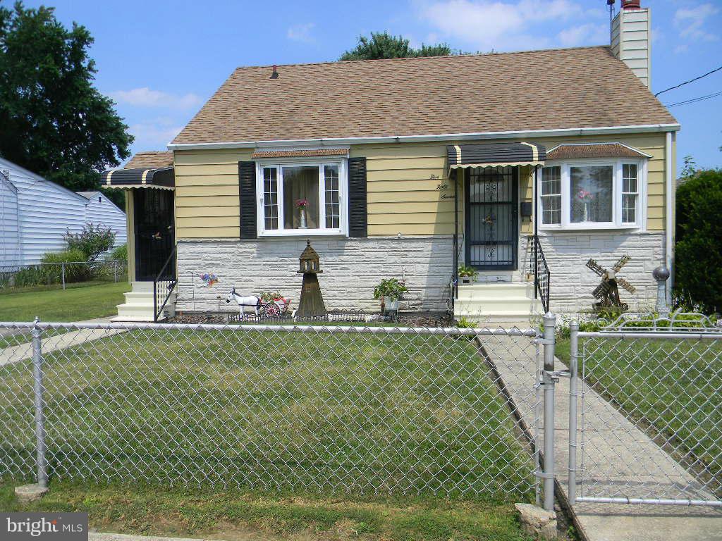 BACK ON THE MARKET!!  This house is a gem featuring hardwood floors in living room and all bedrooms, spacious eat in kitchen and a partially finished lower level with a full bath.  You'll enjoy the screened porch on the back of the house that overlooks a very large yard.  There is an HMS Warranty included for the buyer.