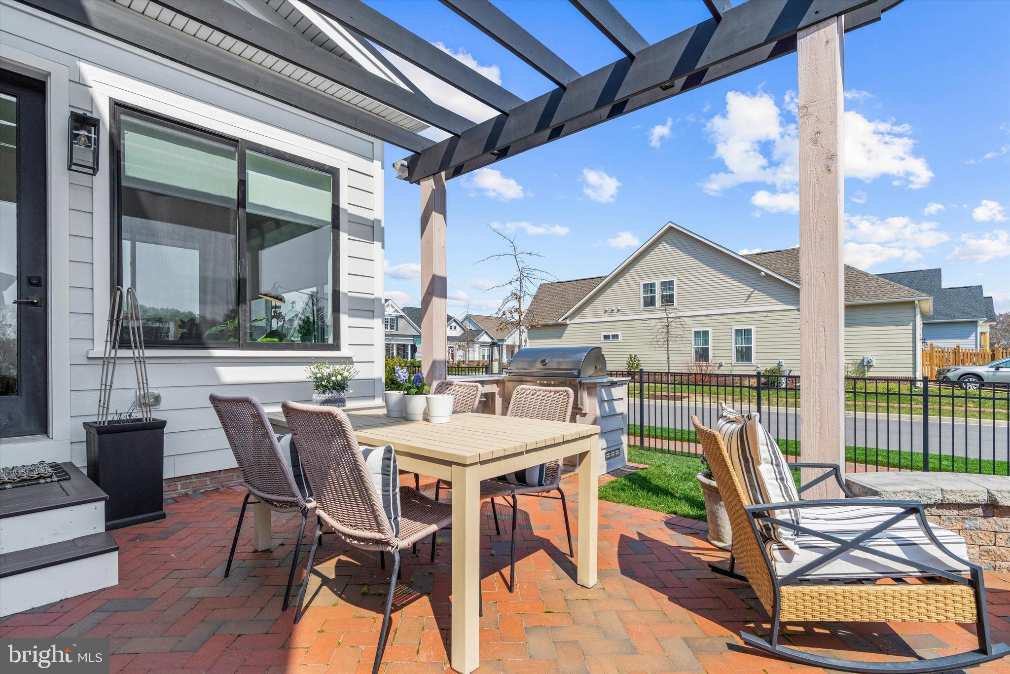 EASTON VILLAGE - Residential