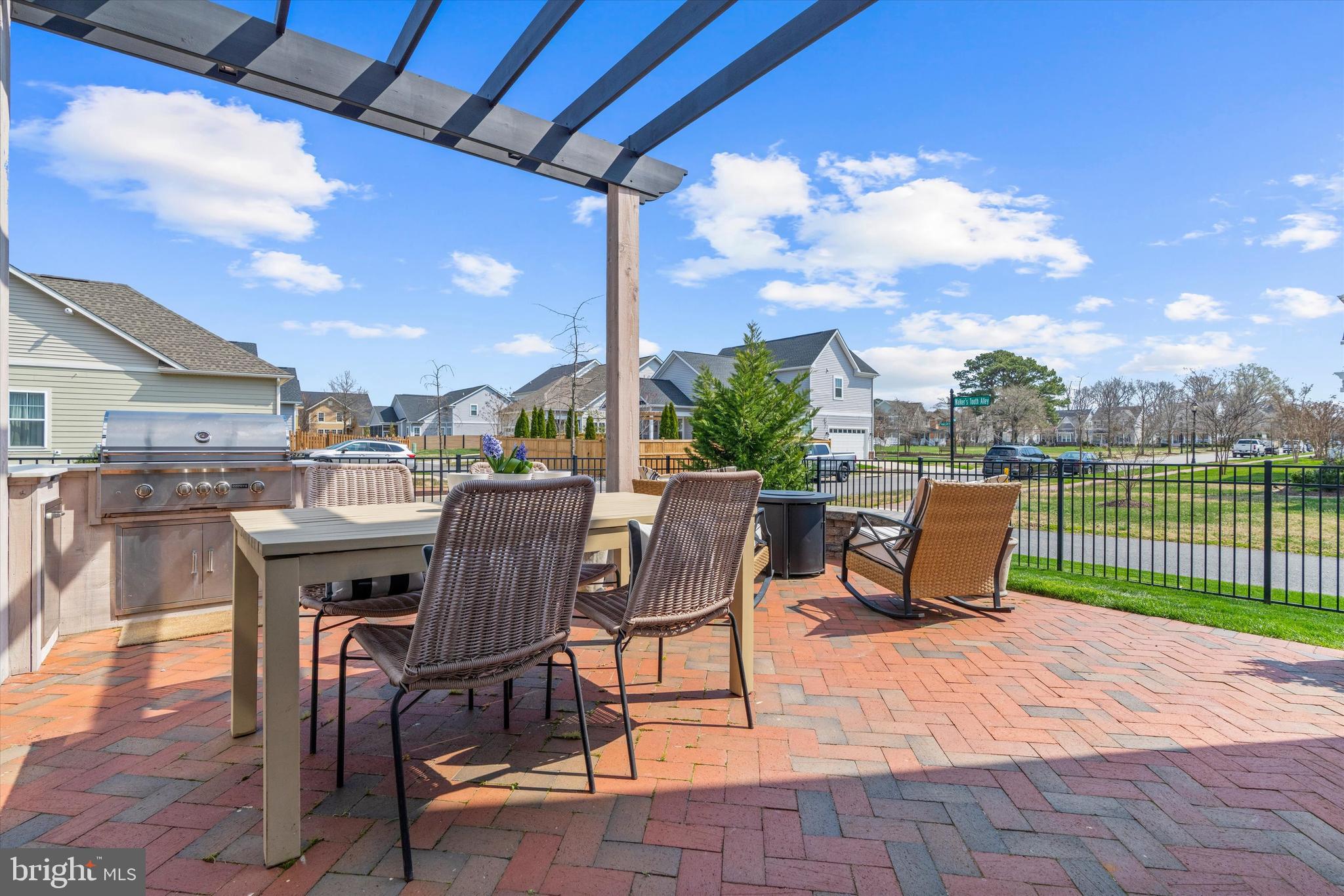 EASTON VILLAGE - Residential