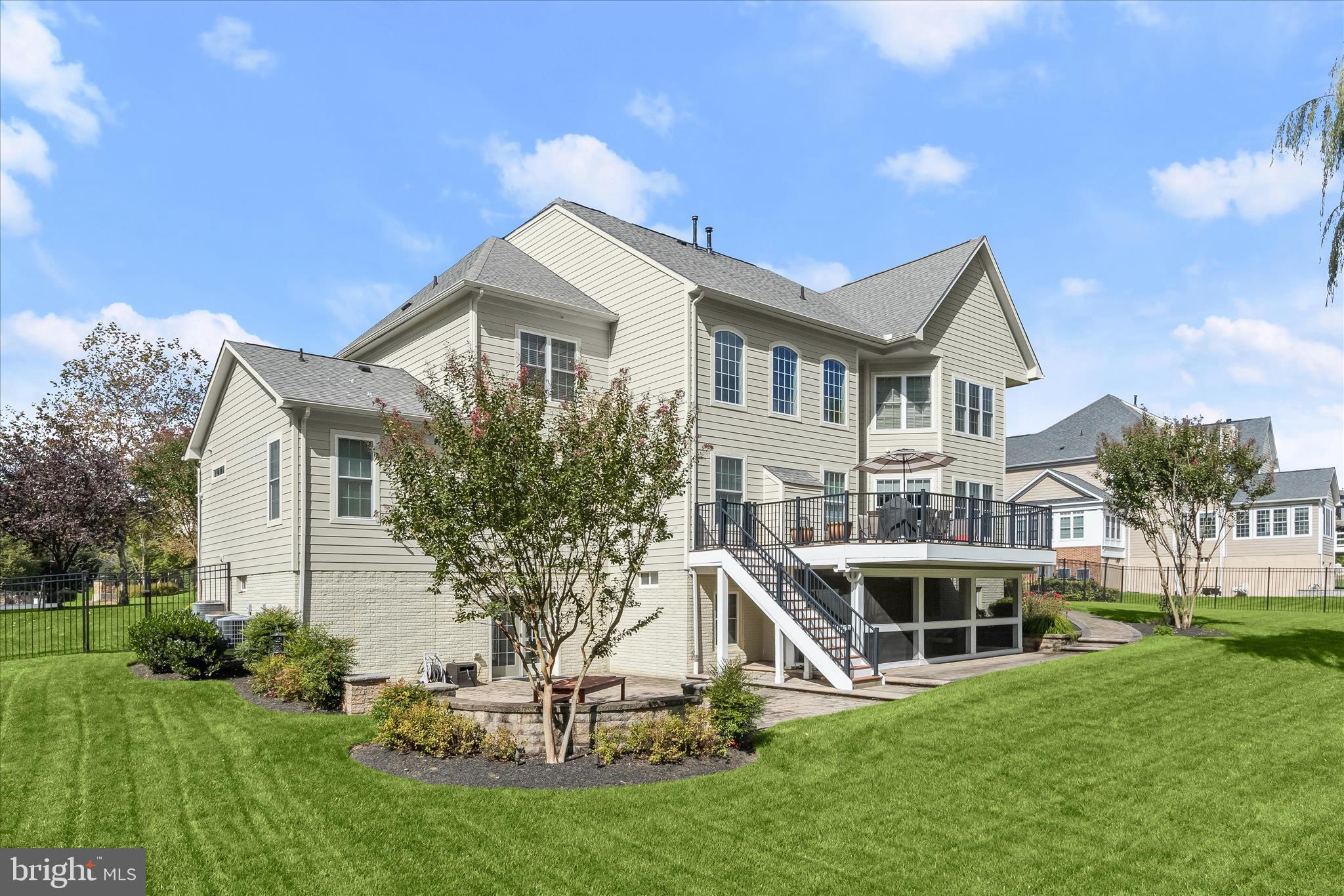 RIVERWOOD - Residential