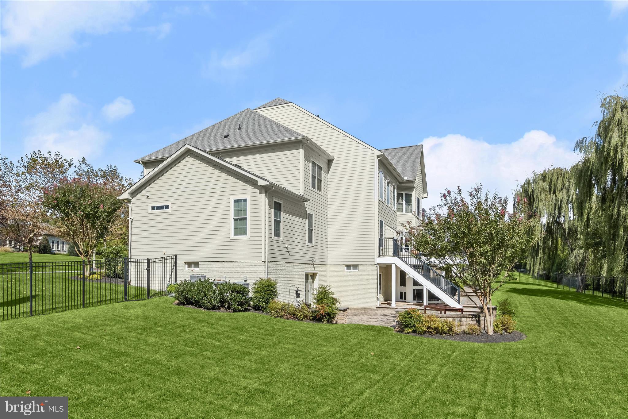 RIVERWOOD - Residential