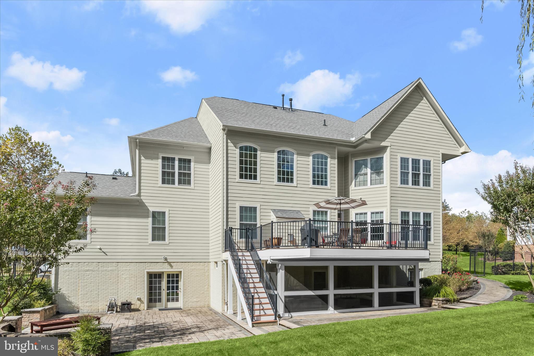 RIVERWOOD - Residential
