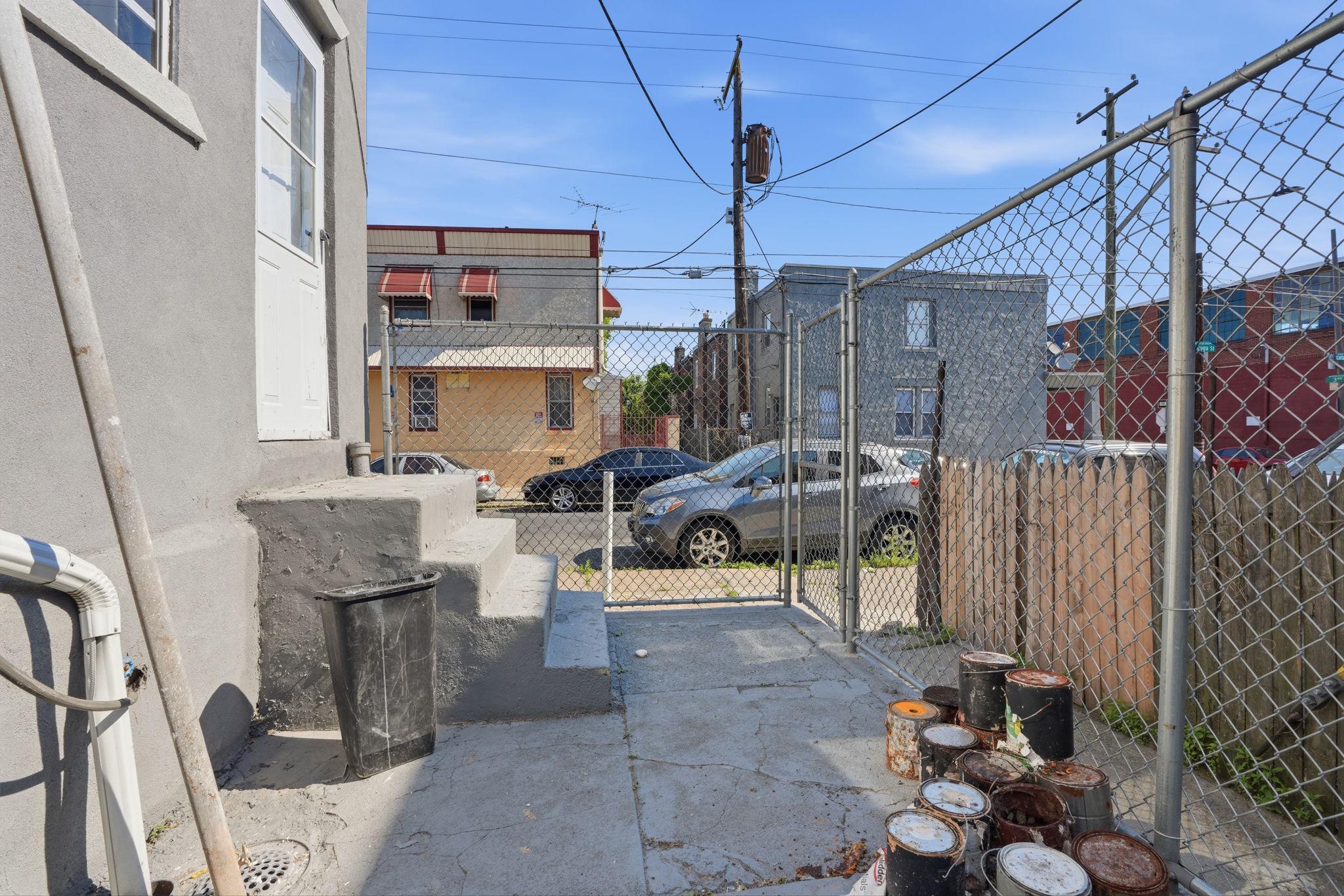 PHILADELPHIA - Residential