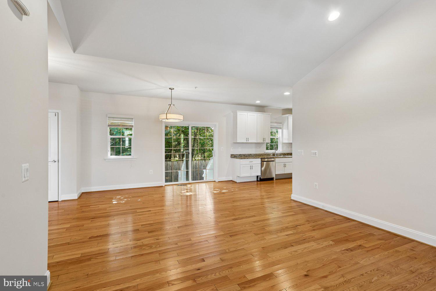 RIVERDALE HEIGHTS - Residential
