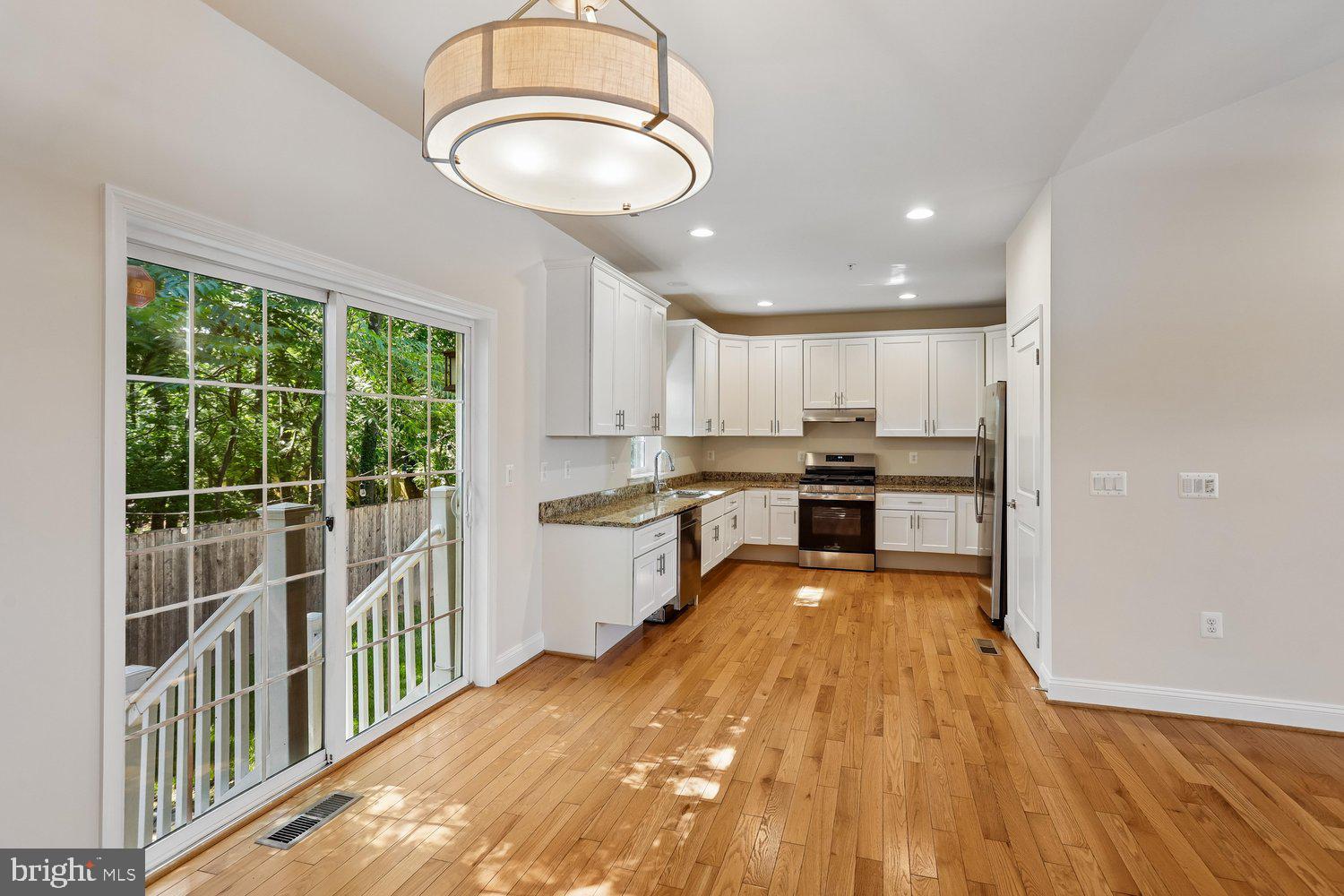 RIVERDALE HEIGHTS - Residential