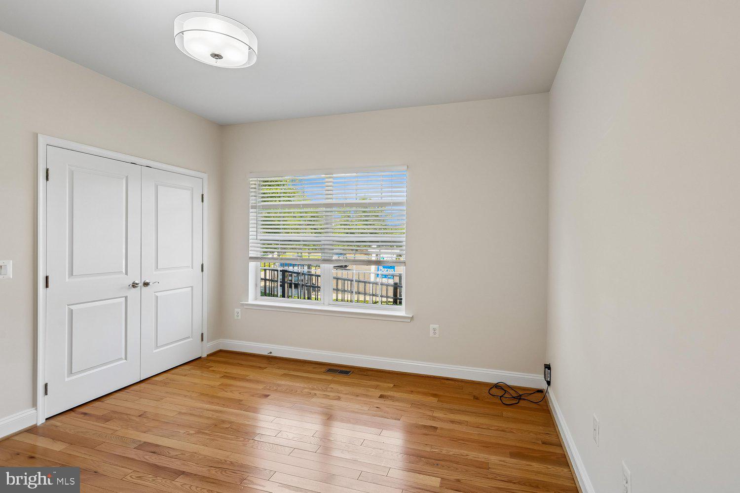 RIVERDALE HEIGHTS - Residential