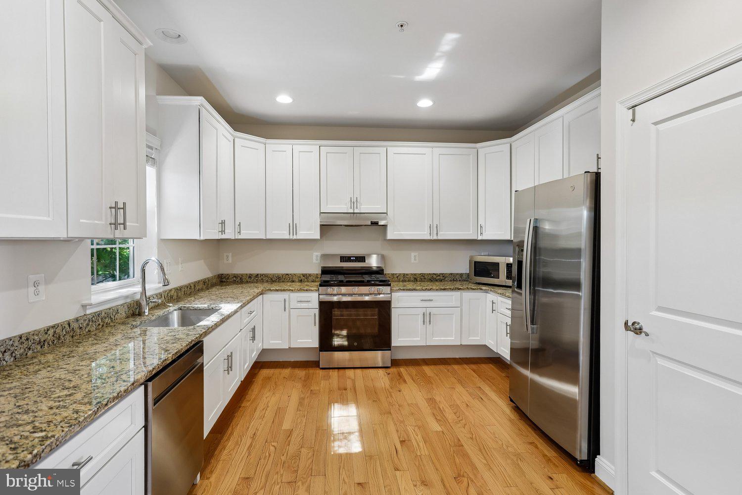 RIVERDALE HEIGHTS - Residential