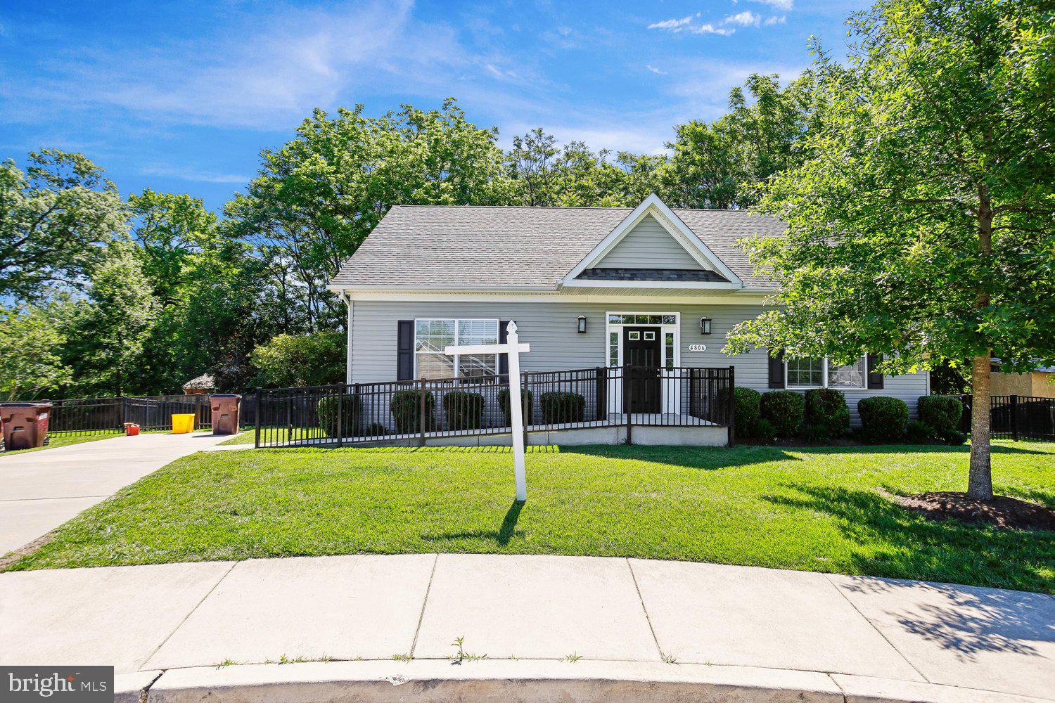 RIVERDALE HEIGHTS - Residential