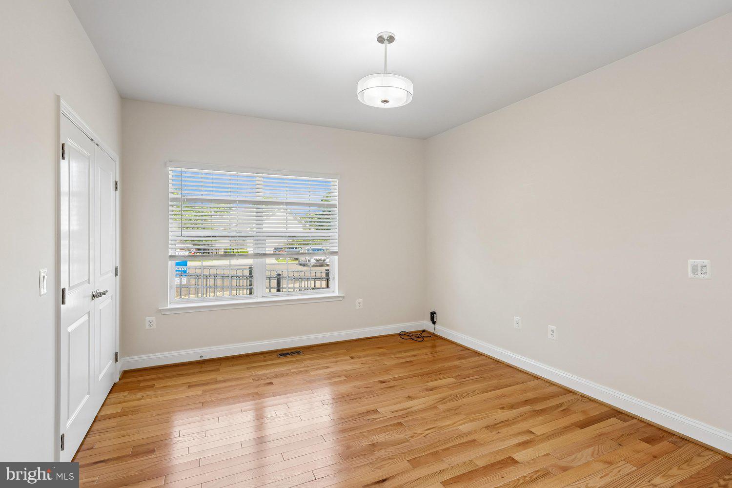 RIVERDALE HEIGHTS - Residential