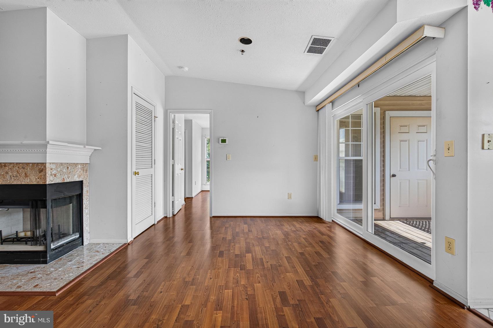 ASHLAR HILL - Residential