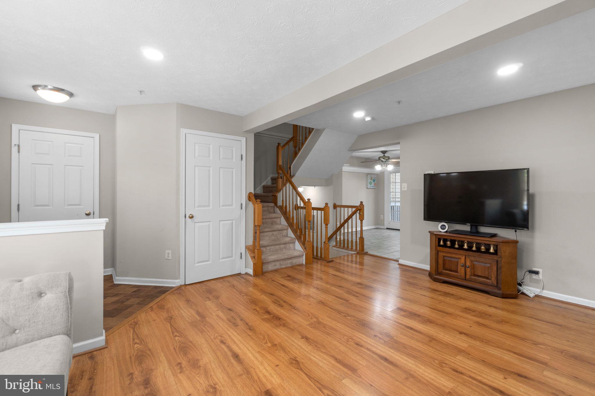 ELLICOTT OVERLOOK - Residential